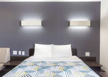 Motel 6 Laredo, TX - Airport hotel thumbnail 6