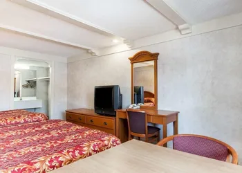 Travelodge by Wyndham Elkton University Area hotel thumbnail 4