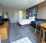 Super 8 by Wyndham Medicine Hat AB hotel detail image 4