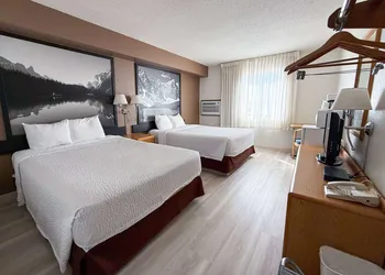 Super 8 by Wyndham Medicine Hat AB hotel thumbnail 5
