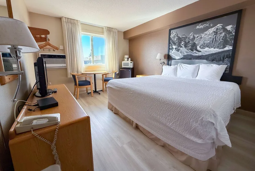 Super 8 by Wyndham Medicine Hat AB hotel detail image 6