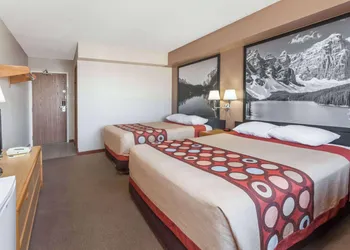 Super 8 by Wyndham Medicine Hat AB hotel thumbnail 8