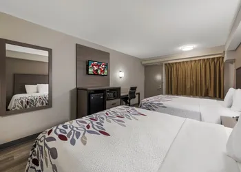 Red Roof Inn Hickory hotel thumbnail 8