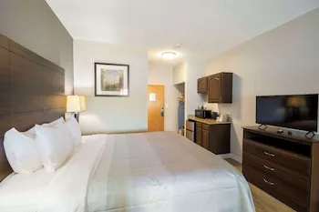 Quality Suites Hickory South hotel thumbnail 5
