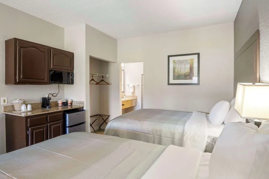 Quality Suites Hickory South hotel detail image 6