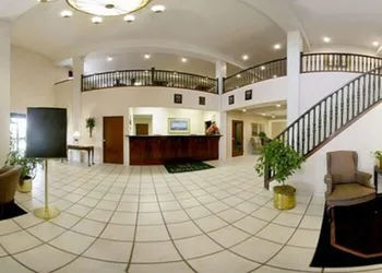 Days Inn & Suites by Wyndham Hickory hotel thumbnail 3