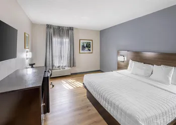 SureStay Hotel by Best Western Morganton hotel thumbnail 3