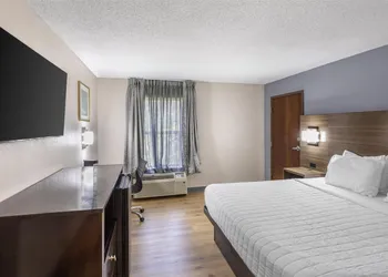 SureStay Hotel by Best Western Morganton hotel thumbnail 5