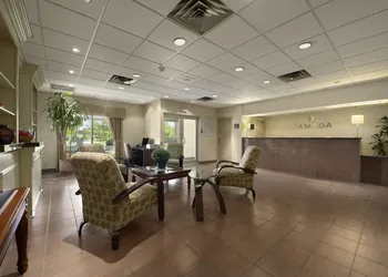 Ramada by Wyndham Trenton hotel thumbnail 2