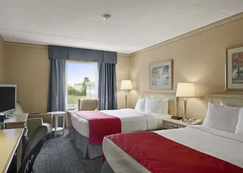 Ramada by Wyndham Trenton hotel thumbnail 4