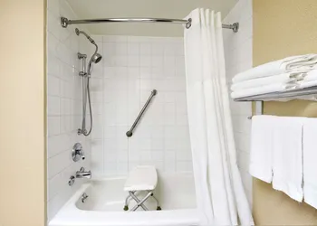 Ramada by Wyndham Trenton hotel thumbnail 7