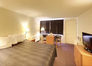 Travelers Inn hotel thumbnail 4