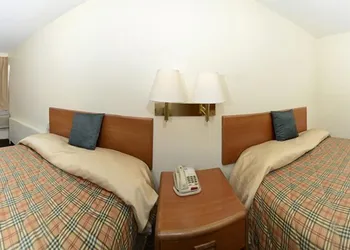 Travelers Inn hotel thumbnail 7