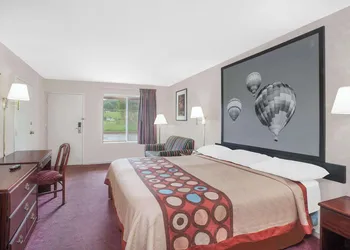 Super 8 by Wyndham Decatur Priceville hotel thumbnail 4