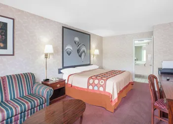 Super 8 by Wyndham Decatur Priceville hotel thumbnail 7