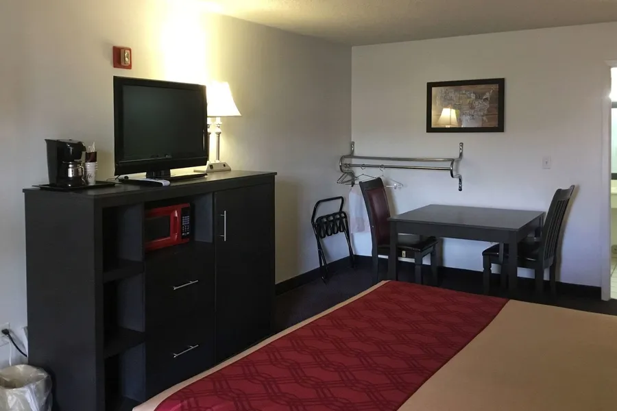 Econo Lodge Ruther Glen hotel detail image 6