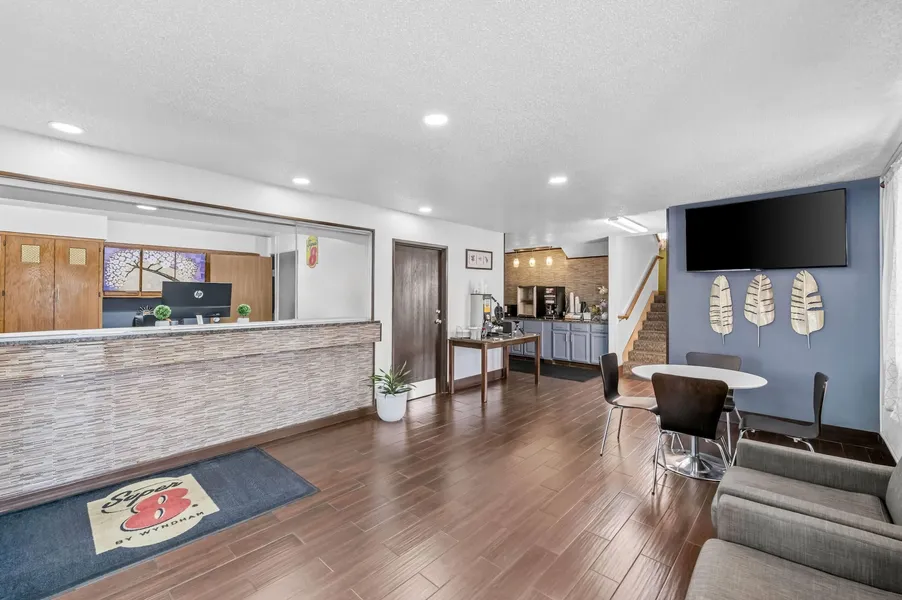 Super 8 by Wyndham Franklin hotel detail image 2