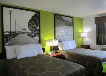 Super 8 by Wyndham Franklin hotel thumbnail 8