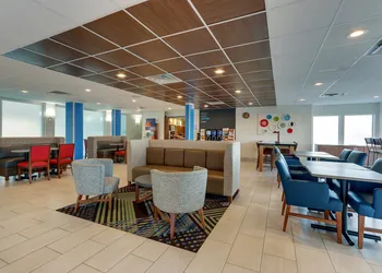Holiday Inn Express Cincinnati North - Monroe by IHG hotel thumbnail 2