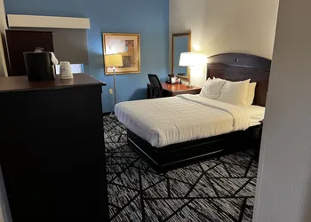 Baymont by Wyndham Monroe Ohio hotel thumbnail 2