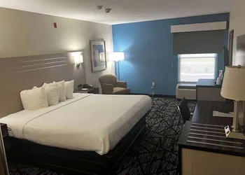 Baymont by Wyndham Monroe Ohio hotel thumbnail 7