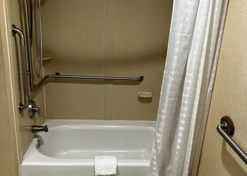 Baymont by Wyndham Monroe Ohio hotel thumbnail 8