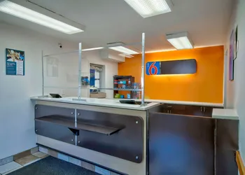 Motel 6 Warren, MI - Detroit East hotel thumbnail 3