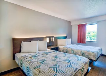 Motel 6 Warren, MI - Detroit East hotel thumbnail 4