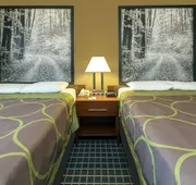 Super 8 by Wyndham Janesville hotel detail image 7