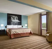 Super 8 by Wyndham Mattoon hotel detail image 3