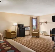 Super 8 by Wyndham Mattoon hotel detail image 5