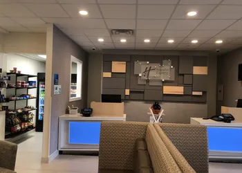 Holiday Inn Express Metropolis by IHG hotel thumbnail 3
