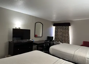 Days Inn & Suites by Wyndham Casey hotel thumbnail 4