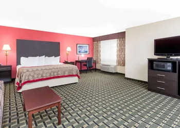 Ramada by Wyndham Vandalia hotel thumbnail 6