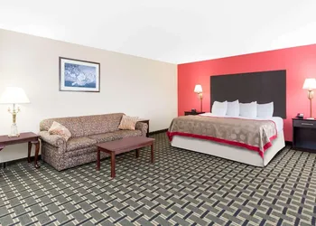Ramada by Wyndham Vandalia hotel thumbnail 7