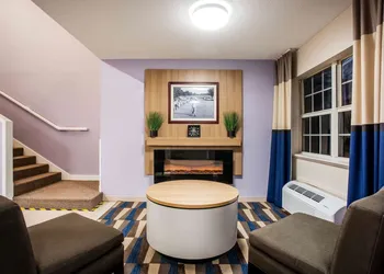 Microtel Inn & Suites by Wyndham Southern Pines / Pinehurst hotel thumbnail 3