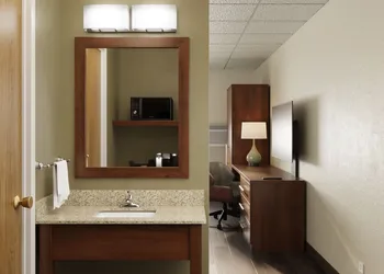 Garner Hotel Butte by IHG hotel thumbnail 4