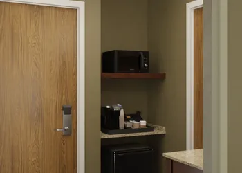 Garner Hotel Butte by IHG hotel thumbnail 5