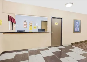 Boarders Inn & Suites by Cobblestone Hotels - Waterloo/Cedar Falls hotel thumbnail 2