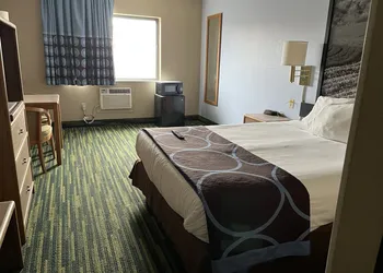 Boarders Inn & Suites by Cobblestone Hotels - Waterloo/Cedar Falls hotel thumbnail 5