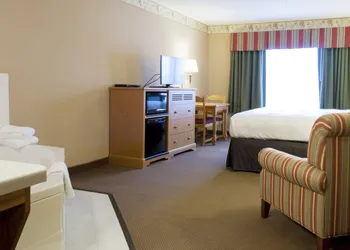Country Inn & Suites by Radisson, Cedar Falls, IA hotel thumbnail 5