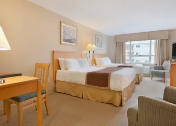 Ramada by Wyndham Nanaimo hotel thumbnail 3