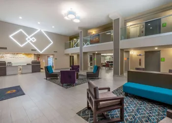 La Quinta Inn & Suites by Wyndham Jonesboro hotel thumbnail 4
