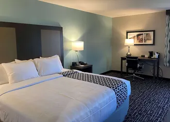 La Quinta Inn & Suites by Wyndham Jonesboro hotel thumbnail 6