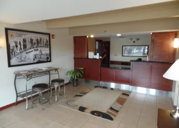 Super 8 by Wyndham Beaver Falls hotel thumbnail 3