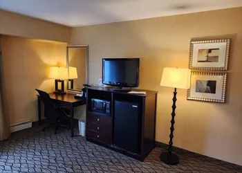 Wingate by Wyndham Kittanning hotel thumbnail 7