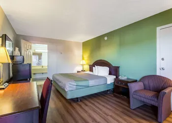Americas Best Value Inn Edgewood hotel thumbnail 5