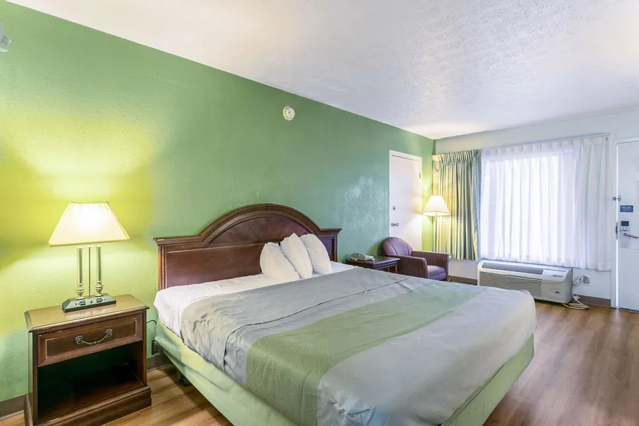 Americas Best Value Inn Edgewood hotel detail image 6