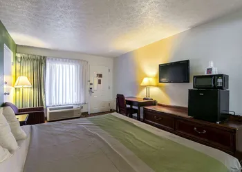 Americas Best Value Inn Edgewood hotel thumbnail 7
