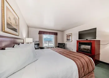 Grande Cache Inn and Suites hotel thumbnail 8